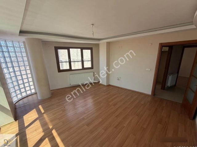 Buca'da Kiralık 2+1 Kapalı Mutfak Asansörlü Balkonlu Daire