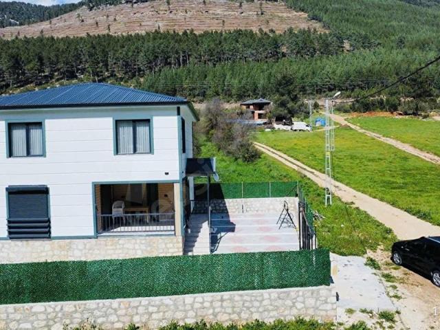BUCAK BEŞKONAK 4+1 200 m2 NET YAZLIK VİLLA