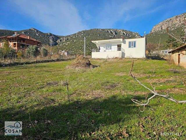 BUCAK KÖY MERKEZİNDE 1049 M2 ARSA İÇİNDE 2+1 MÜSTAKİL SIFIR EV