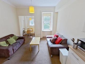 Buccleuch Street, Edinburgh, EH8 3 bed flat to rent £2,400 pcm £554 pw