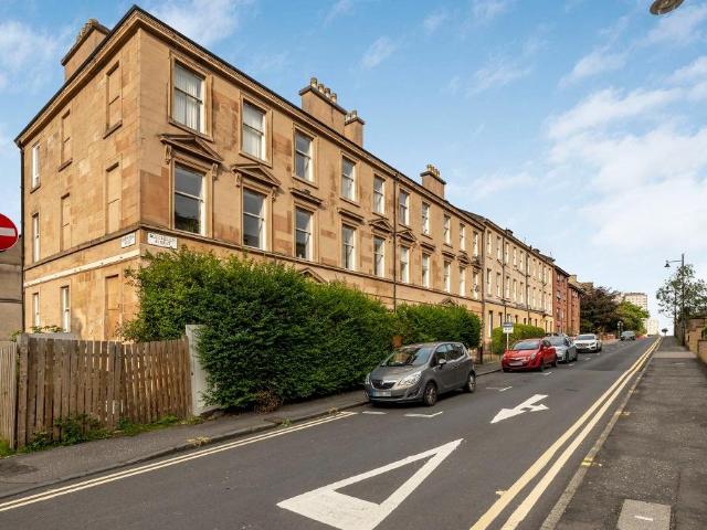 Buccleuch Street, Garnethill. 7 bed flat to rent £4,725 pcm £1,090 pw
