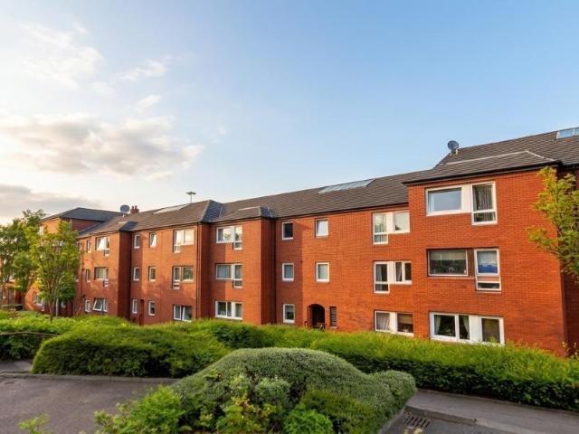 Buccleuch Street, Glasgow G3 2 bed flat to rent £1,200 pcm £277 pw