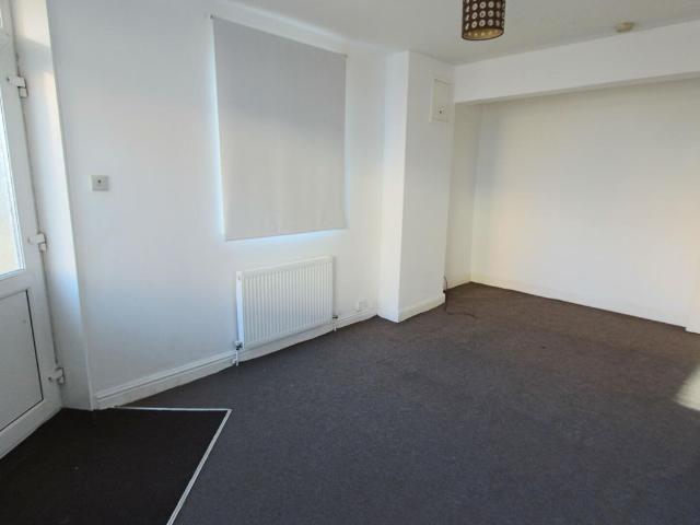 Buccleuch Street, Kettering, Northants NN16, Northants, 2 bed flat to rent, £850 pcm | PrimeLocation
