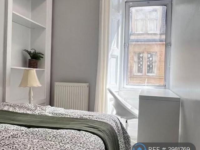 Buccleuch Terrace, Edinburgh, EH8 3 bed flat to rent £2,580 pcm £595 pw
