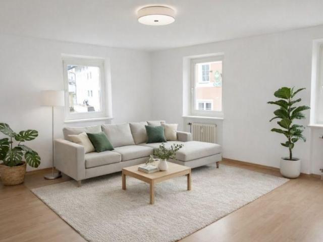 Buchbach: geräumige zentral gelegene 3 Zimmer Wohnung, 1. OG, ohne Balkon, ohne EBK, ohne Stellplatz