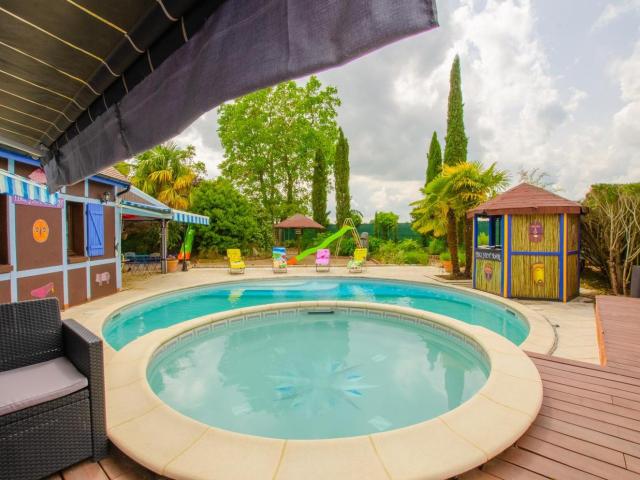BUCHERES Maison T3 70m2 avec piscine et spa