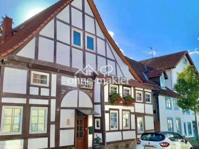 Bückeburg: Zentral gelegene 3 iZimmerwohnung in schönem Fachwerkhaus zu vermieten