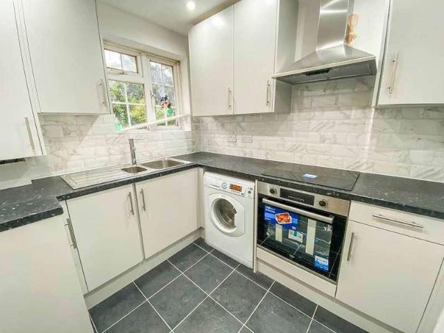Buckfield Court, Bathurst Walk, Iver, SL0