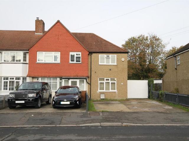 Buckhurst Avenue, Carshalton 1 bed flat to rent £1,300 pcm £300 pw