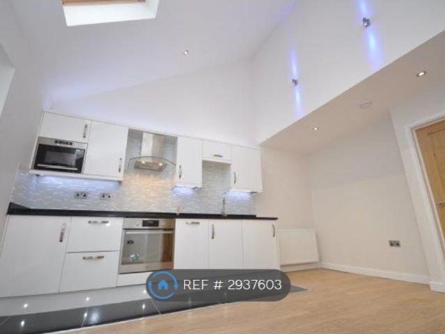 Buckingham Corner, Bicester OX26, 1 bed flat to rent, £1,300 pcm | PrimeLocation