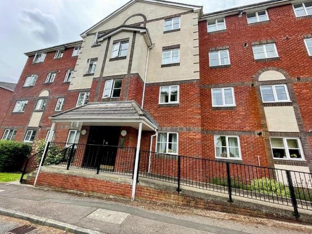 Buckingham Court, Darlington, DL1 2 bed apartment to rent £700 pcm £162 pw