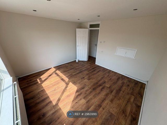 Buckingham Drive, Colchester CO4, 1 bed flat to rent, £895 pcm | PrimeLocation