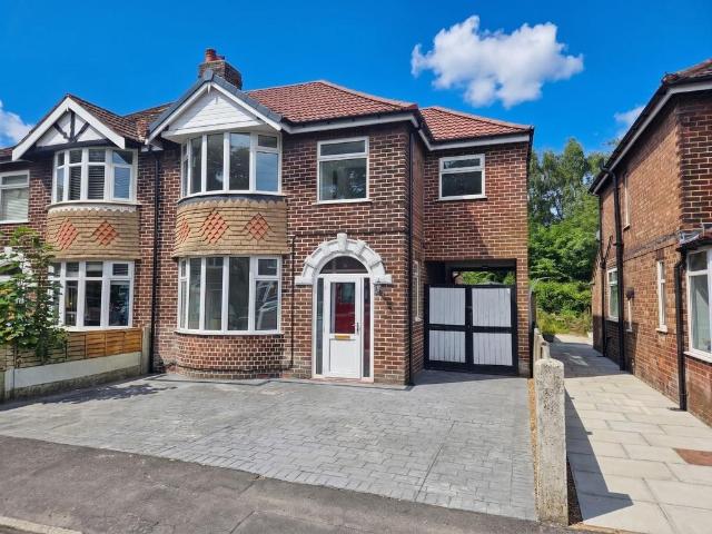 Buckingham Grove, Timperley 4 bed semi detached house to rent £1,750 pcm £404 pw