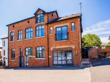 Buckingham Lofts, Bryant Court, Buckingham MK18, 1 bed flat to rent, £875 pcm | PrimeLocation