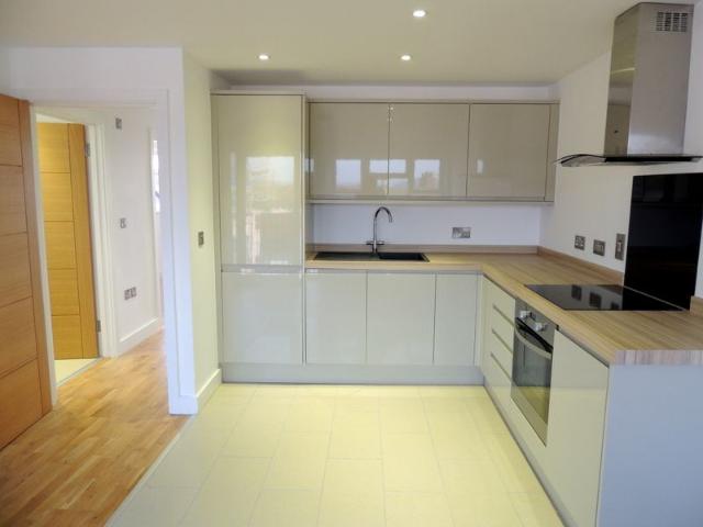 Buckingham Place, Brighton BN1, 2 bed flat to rent, £1,500 pcm | PrimeLocation