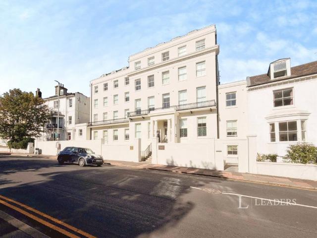 Buckingham Place, Brighton, East. Studio to rent £1,035 pcm £239 pw