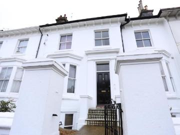 Buckingham Place, Brighton 1 bed flat to rent £1,050 pcm £242 pw