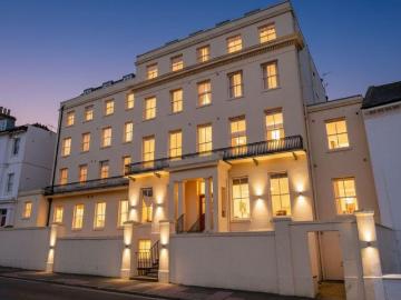 Buckingham Place, St. Annes House, BN1 Studio to rent £1,075 pcm £248 pw