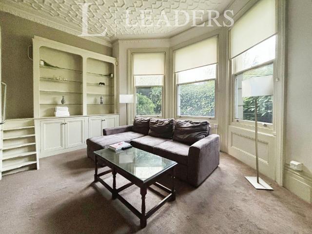 Buckingham Road, BN1 Studio to rent £975 pcm £225 pw