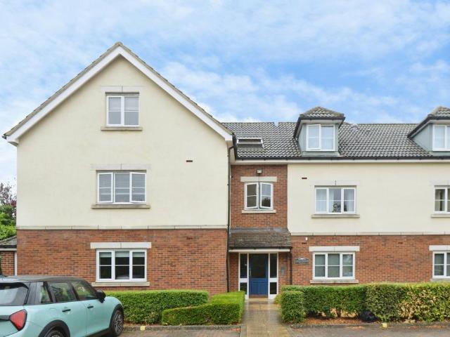Buckingham Road, Bicester, OX26 2 bed flat to rent £1,500 pcm £346 pw