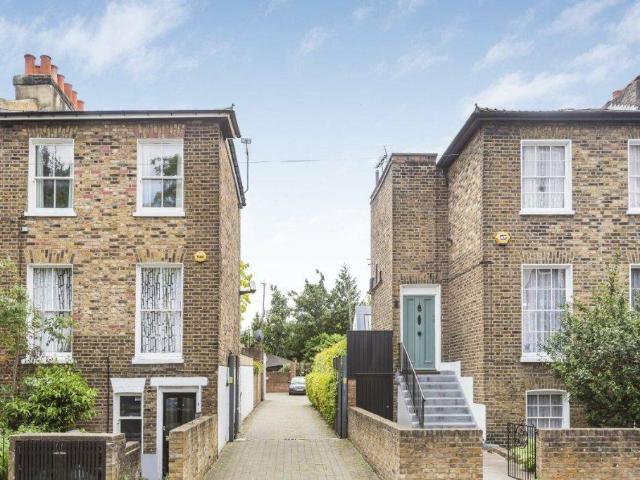 Buckingham Road, Hackney N1 2 bed flat to rent £4,500 pcm £1,038 pw