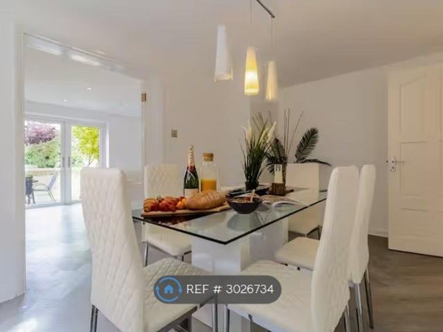 Buckingham Road, Milton Keynes MK3, 4 bed detached house to rent, £3,300 pcm | PrimeLocation