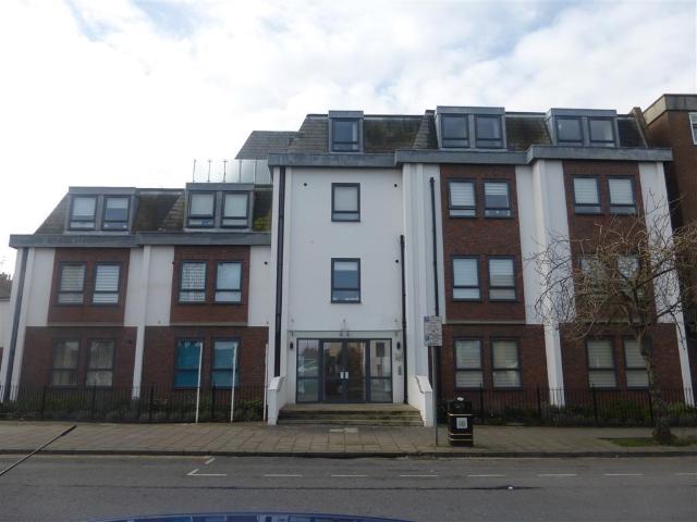 Buckingham Street, AYLESBURY 1 bed flat to rent £1,050 pcm £242 pw
