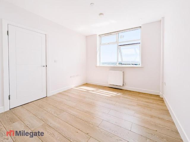 Buckingham Street, Aylesbury HP20 1 bed flat to rent £900 pcm £208 pw