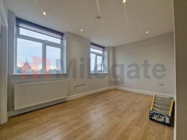 Buckingham Street, Aylesbury HP20, 1 bed flat to rent, £900 pcm | PrimeLocation