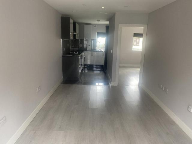 Buckinghamshire HP18 1 bed apartment to rent £900 pcm £208 pw