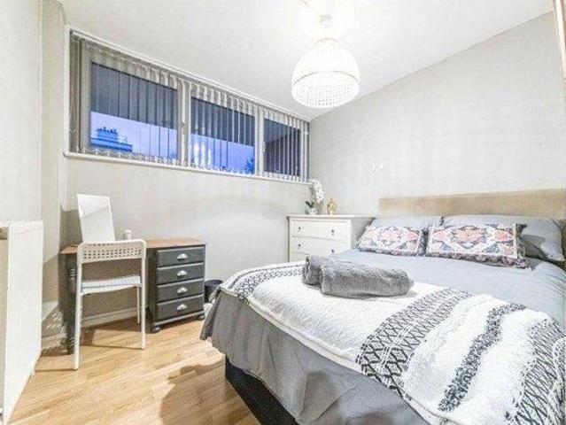 Buckland Court, St John's Estate 4 bed flat to rent £4,900 pcm £1,131 pw