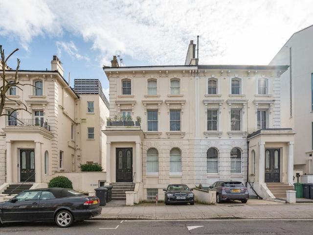 Buckland Crescent, Belsize Park, London NW3, 2 bed flat to rent, £2,990 pcm | PrimeLocation
