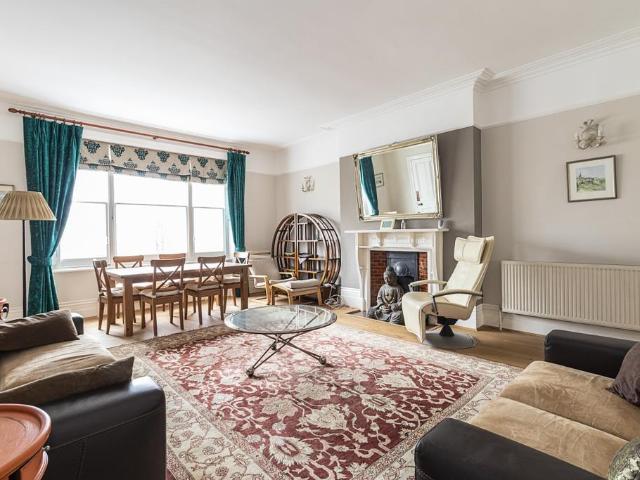Buckland Crescent London NW3 2 bed apartment to rent £4,000 pcm £923 pw