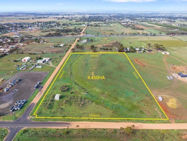 Buckland Park Road Beauty with Endless Potential