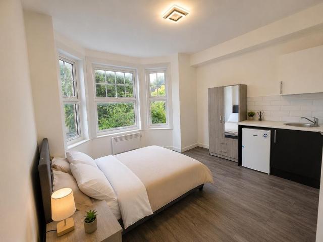 Buckland Road, Maidstone 6 bed house to rent £5,100 pcm £1,177 pw