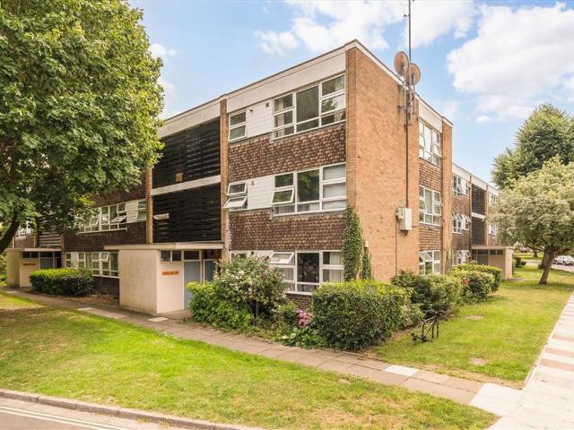 Bucklands Road, Teddington TW11, 2 bed flat to rent, £1,850 pcm | PrimeLocation
