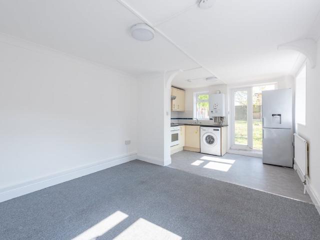 Buckleigh Road, London SW16, 1 bed flat to rent, £1,650 pcm | PrimeLocation