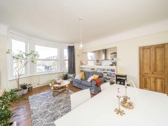Buckleigh Road, Streatham Common SW16, 2 bed flat to rent, £2,350 pcm | PrimeLocation
