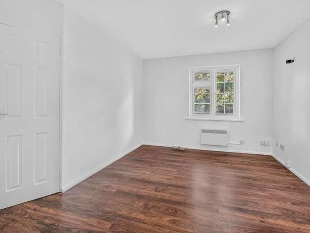 Bucklers Way, Carshalton, SM5
