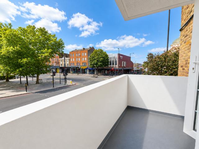 Buckmaster House Camden Road, Holloway 2 bed flat to rent £2,850 pcm £658 pw