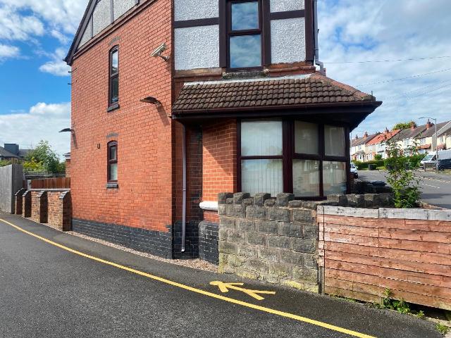 Bucks Hill, Nuneaton CV10, Studio to rent, £520 pcm | PrimeLocation