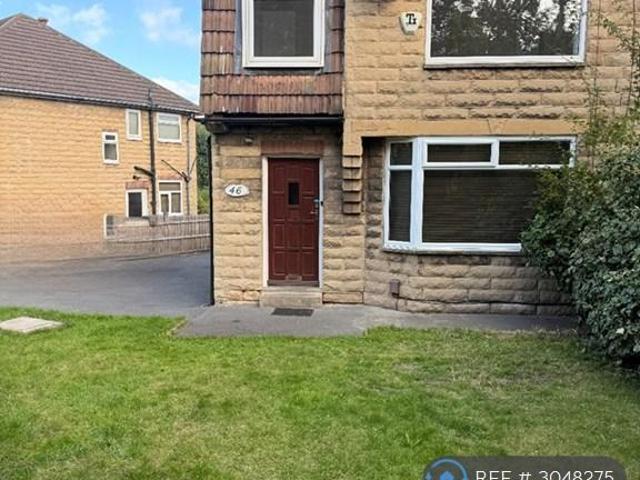 Buckstone Oval, Leeds, LS17 3 bed semi detached house to rent £1,700 pcm £392 pw