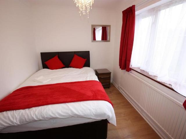 Buckthorn Avenue, Stevenage 1 bed in a house share to rent £600 pcm £138 pw