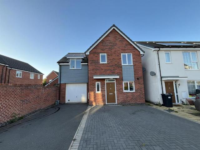 Buckthorn Road, Coalville 3 bed detached house to rent £1,300 pcm £300 pw