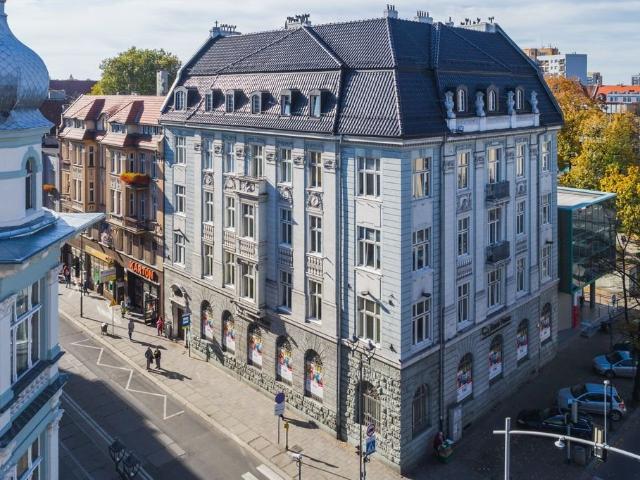 Budynek biurowo mieszkalny 2217 m² w Gliwicach polecam
