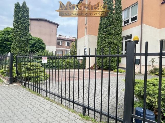 Budynek biurowo mieszkalny 255 m² na Ursynowie polecam!