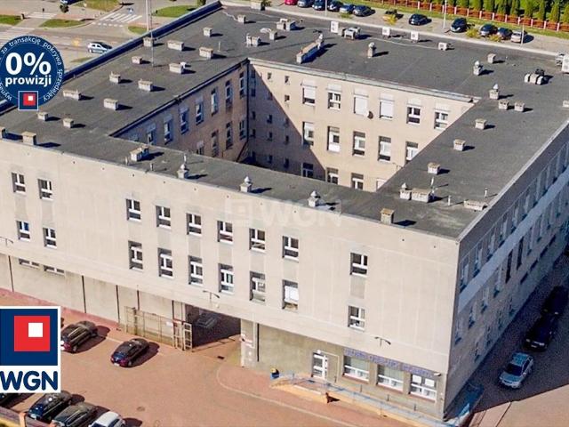 Atrakcyjny budynek biurowo usługowy z parkingiem