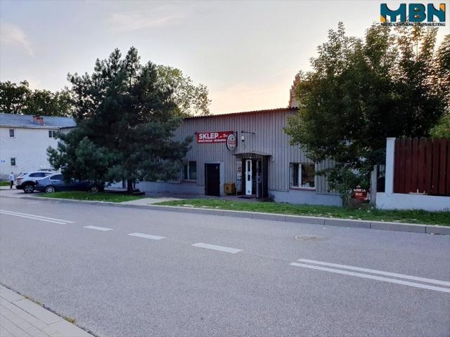 Budynek usługowo handlowy 270 m2, dobry stan, duże wrota