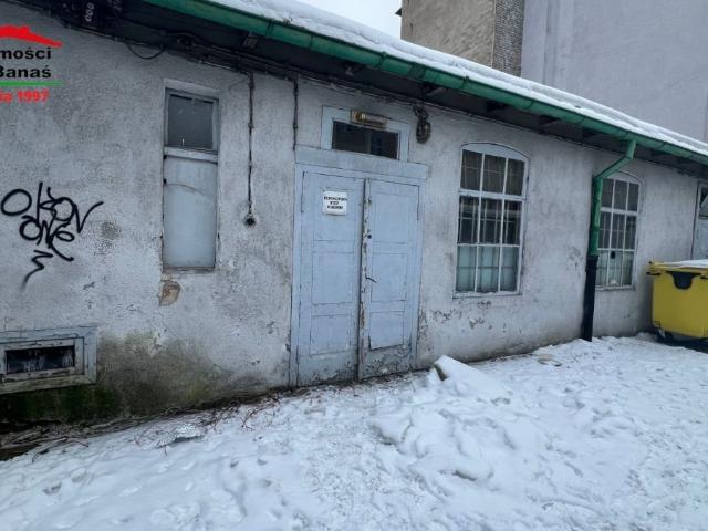 Budynek 90 m² z dużymi oknami i adaptacją polecam
