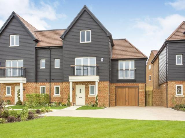Buddery Close, Warfield, Bracknell RG42, 5 bed semi detached house to rent, £3,300 pcm | PrimeLocation